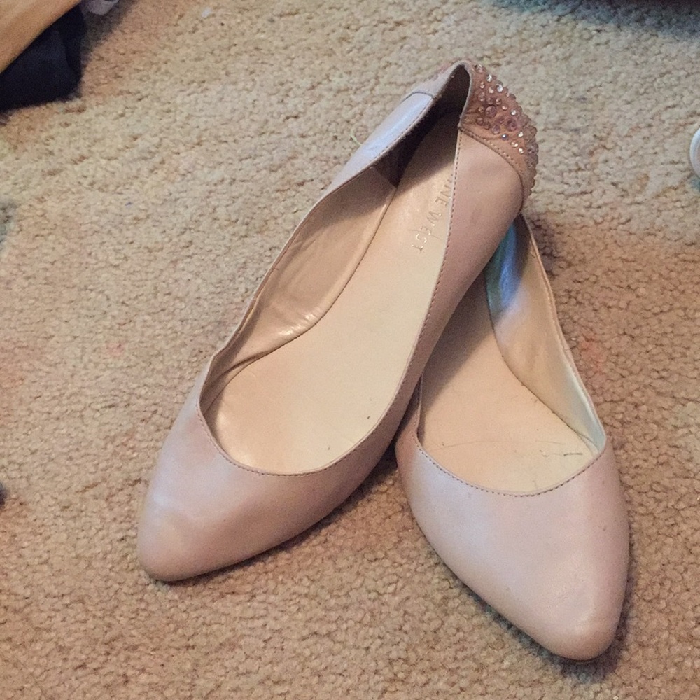 Nude flats